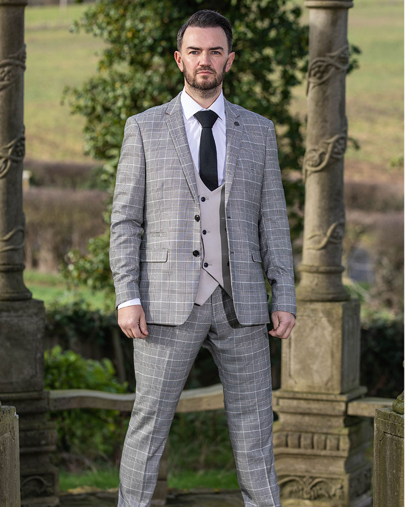 To Hire, Marc Darcy Ross Grey Check (full outfit)